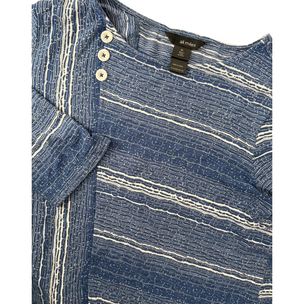 Ali‎ Miles Womens XL Blue White Striped Textured Button Neck 3/4 Sleeve Top